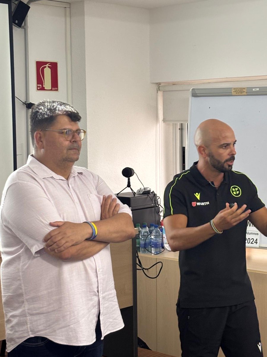 ctarfiflp's tweet photo. Primera convocatoria de pruebas físicas de fútbol sala

Los árbitros de fútbol sala celebraron ayer  la primera convocatoria de las pruebas físicas de la temporada, con la participación de árbitros de todas las categorías. https://t.co/2B31BTeqJ9