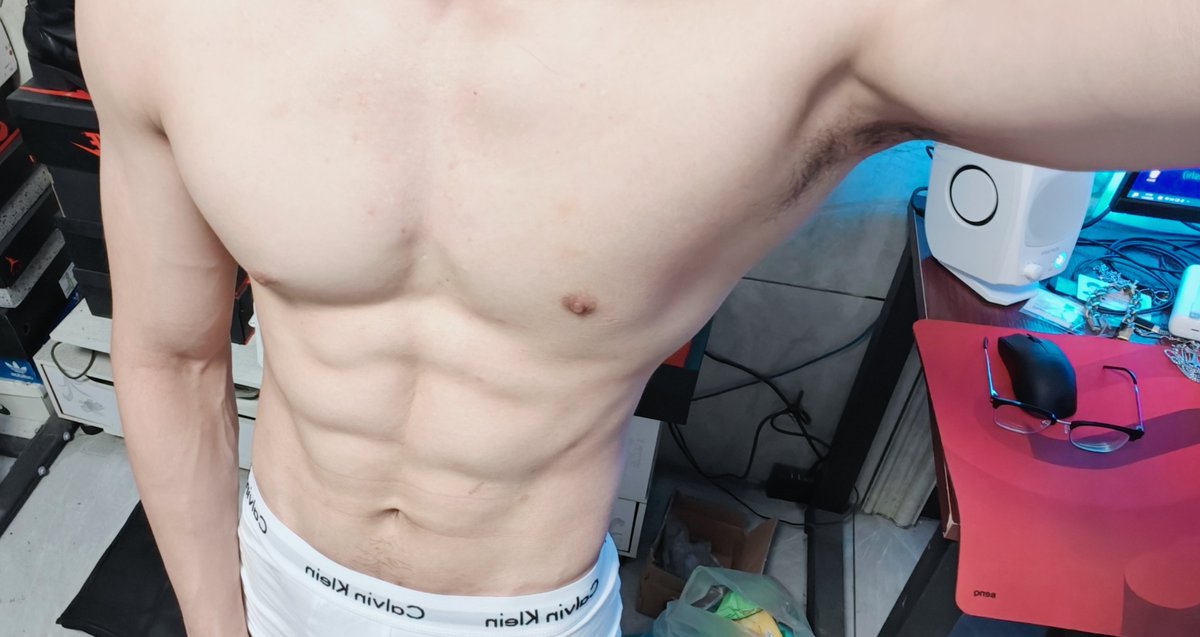 dota1997829's tweet photo. #薄肌 #腹肌 #胸肌 #健身 #肌肉男 #男菩萨 有喜欢的吗 https://t.co/UEPUp95Itn