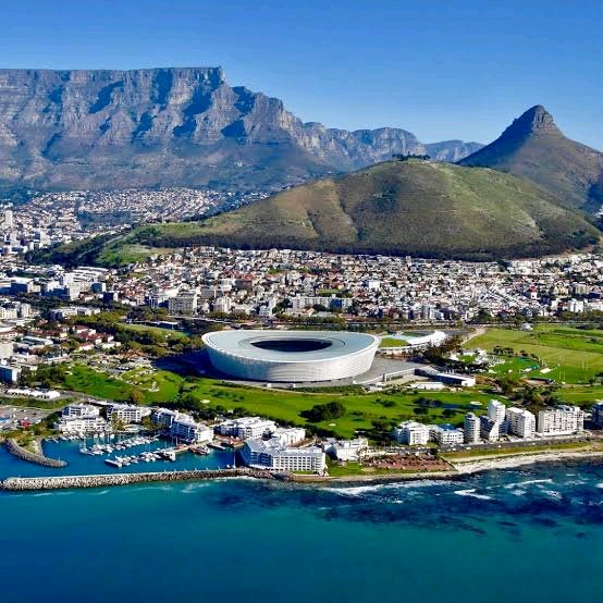 Boydeleye's tweet photo. South Africa has been named Africa’s most beautiful country and ranked among the world’s most beautiful destinations by Rough Guides. 🇿🇦 Its stunning beaches, dramatic mountains, diverse landscapes and rich wildlife earned the praise. https://t.co/b7XvsDonDo