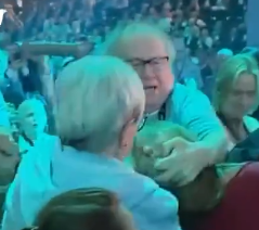 dave43law's tweet photo. The hair pulls
The hand gripping the face

If that was Premier League you'd be sent off

These are the people voting Reform - Bingo thugs https://t.co/CvWKdxPqBI
