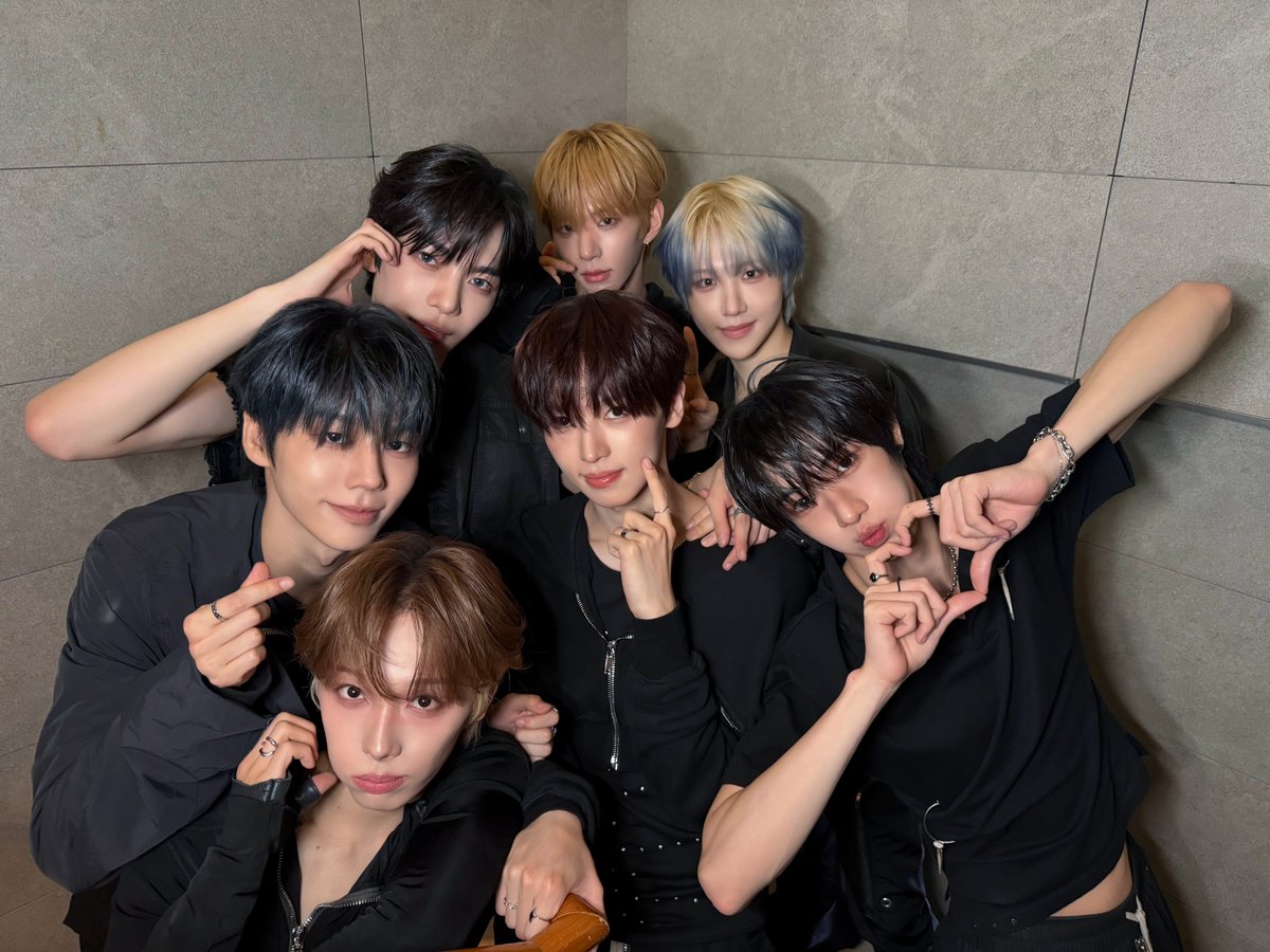 TUNEXX_official's tweet photo. #off_TUNE 

260905 #쇼음악중심

#TUNEXX #튜넥스
#BLUE_MODE https://t.co/miXZ5pjB9R