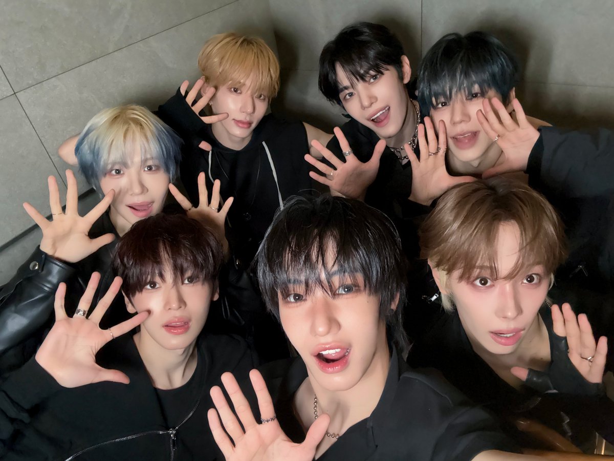 TUNEXX_official's tweet photo. #off_TUNE 

260905 #쇼음악중심

#TUNEXX #튜넥스
#BLUE_MODE https://t.co/miXZ5pjB9R