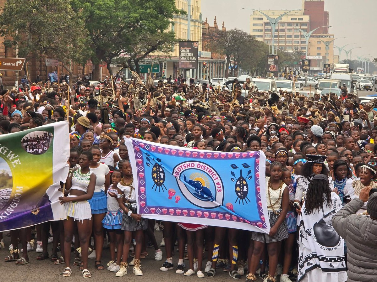 Realbeefactor's tweet photo. Ishooooooooooooooo #Bulawayo

#KingMzilikaziDay https://t.co/RtKnkVXFlr
