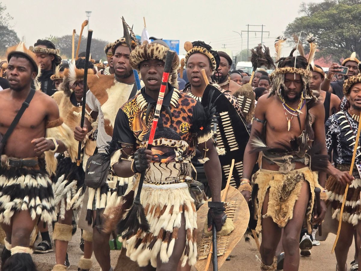 Realbeefactor's tweet photo. Ishooooooooooooooo #Bulawayo

#KingMzilikaziDay https://t.co/RtKnkVXFlr
