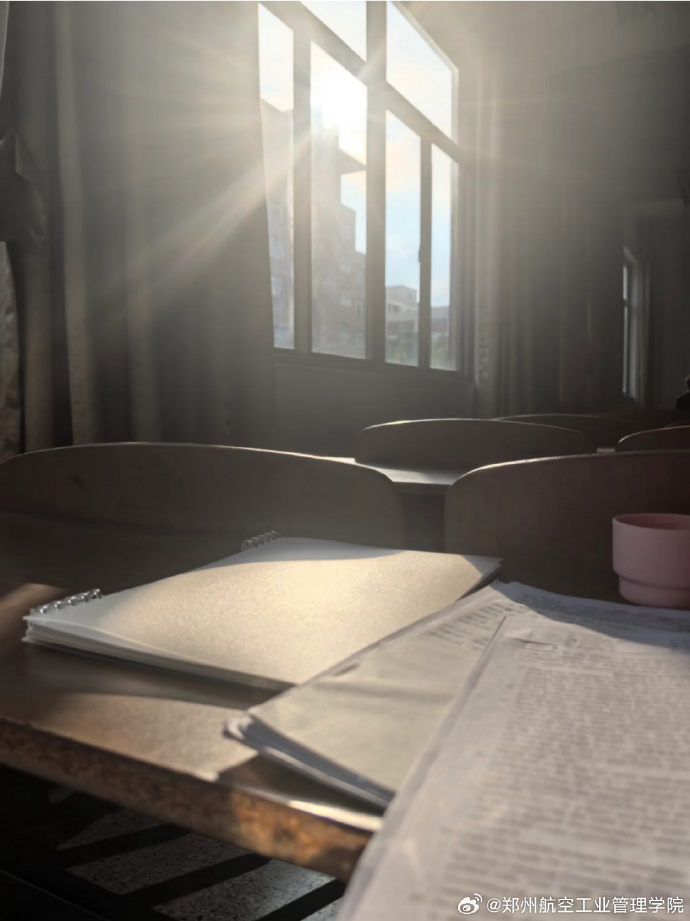 MarMorrist's tweet photo. New semester, fresh start!  Ready to hit the books, chase goals, and make this term the best one yet. Let’s go! ， https://t.co/M21eBxXaLw