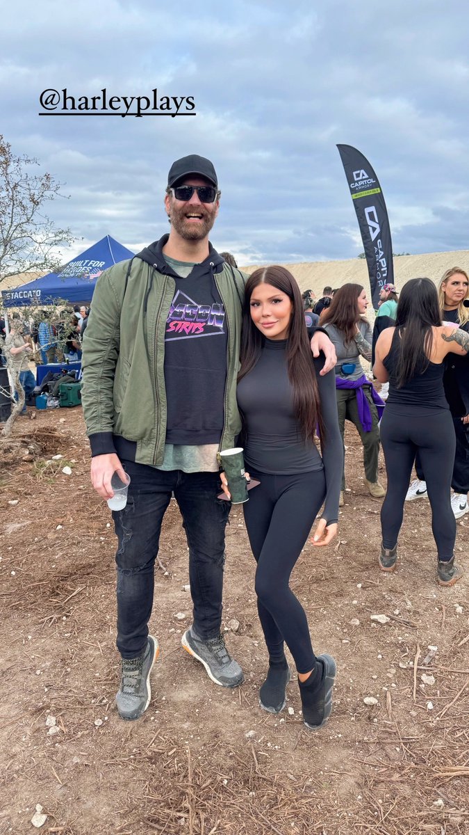 AaduHealer's tweet photo. @tifagirlx Many transwomen are short, as most of women are.
Blaire White 5 feet 5" (165 cm) https://t.co/3su2ugnTK0