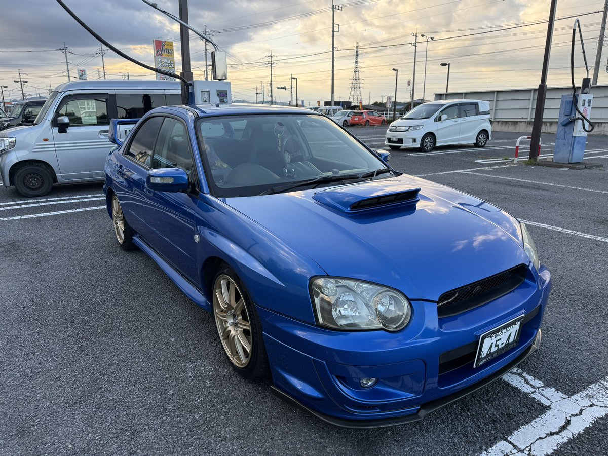 NaokiGDBC's tweet photo. 2ヶ月振りに洗車！最近雨多すぎるから、
ガラコとボディーの撥水と、ベットライト磨いて終わり。時間あったらもっと違う事もやりたかったけど、とりあえず綺麗になったからヨシ！ https://t.co/aqyxAj3fST