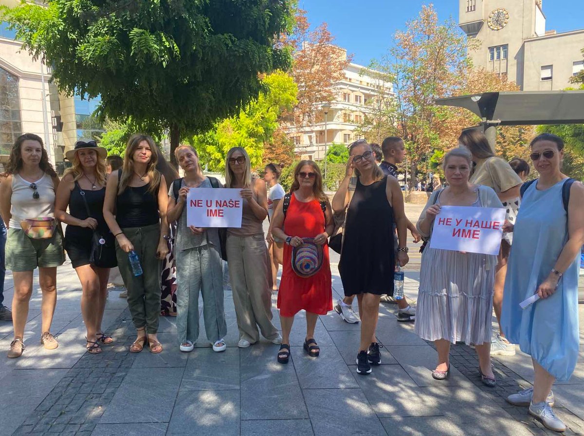 jasnamatic's tweet photo. NE U NAŠE IME.
@snajgori
@evgenija_61
@dmaljevic
@GalovicI
@LotheFerlain
@sanja_sa
@u_prkos2
@BranislavaMih
@Yo_la_X https://t.co/vuq8KIDSYg