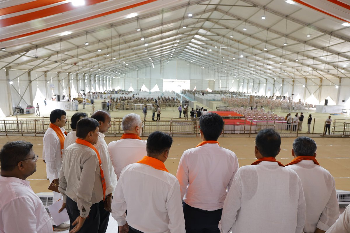 iJagdishBJP's tweet photo. માનનીય પ્રધાનમંત્રી શ્રી @narendramodi સાહેબના કાર્યક્રમની તૈયારીઓના ભાગરૂપે આજે નવસારી ખાતે કાર્યક્રમ સ્થળની મુલાકાત લઈ વ્યવસ્થાઓનું નિરીક્ષણ કર્યું. https://t.co/nS6il3TGXl