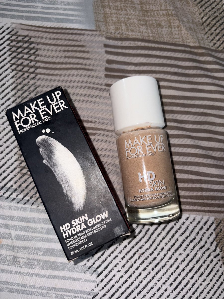 anariknib's tweet photo. WTS preloved make up forever MUFE hydraglow  foundation shade 2n22

-isi lagi 60-65%
-lengkap masih ada box
-only 250 (blm inc adm) bs nego asal yg waras
-bisa oren, splitbill

#zonuang
#mufe
#plfoundation
#makeupforeverfoundation https://t.co/0hISgAzRMT