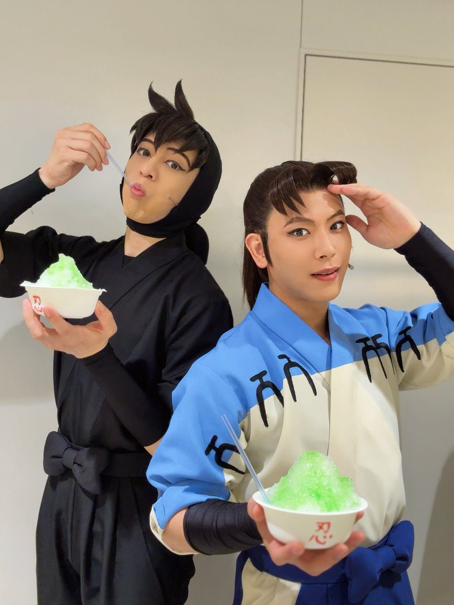 rinpkninja's tweet photo. 舞台「忍たま乱太郎」第4期
みんなニコニコ、はい、どうぞ！の段

姫路公演4日目2公演終演いたしました！
ご来場誠にありがとうございました！

終演後挨拶もありがとうございました！
明日も2公演よろしくお願いいたします！

土井先生とかき氷食べれましたー！

#忍ゲキ https://t.co/yoGK9kxsXZ