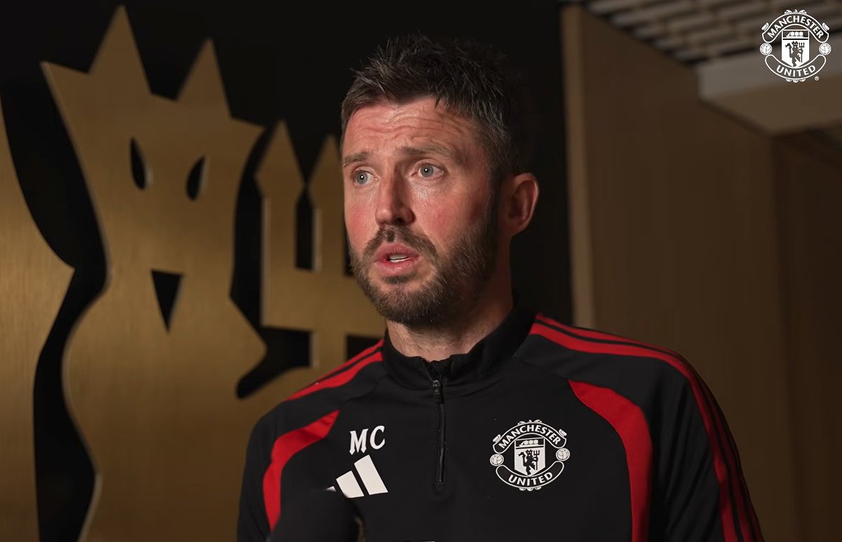 UtdDistrict's tweet photo. 🚨🎙️ | Michael Carrick:

"It's the kind of weeks we WANT to have, you know. We want to be part of.

"We've been used to having for a long period of time where you're playing a lot of games in #UCL and big league games...

"Everton away, [Man] City and a Champions League game in the middle is as GOOD as it gets.

"So yeah, we're delighted to have the week. The boys are looking forward to it. You know, as a squad we're strong and yeah, we're READY."
