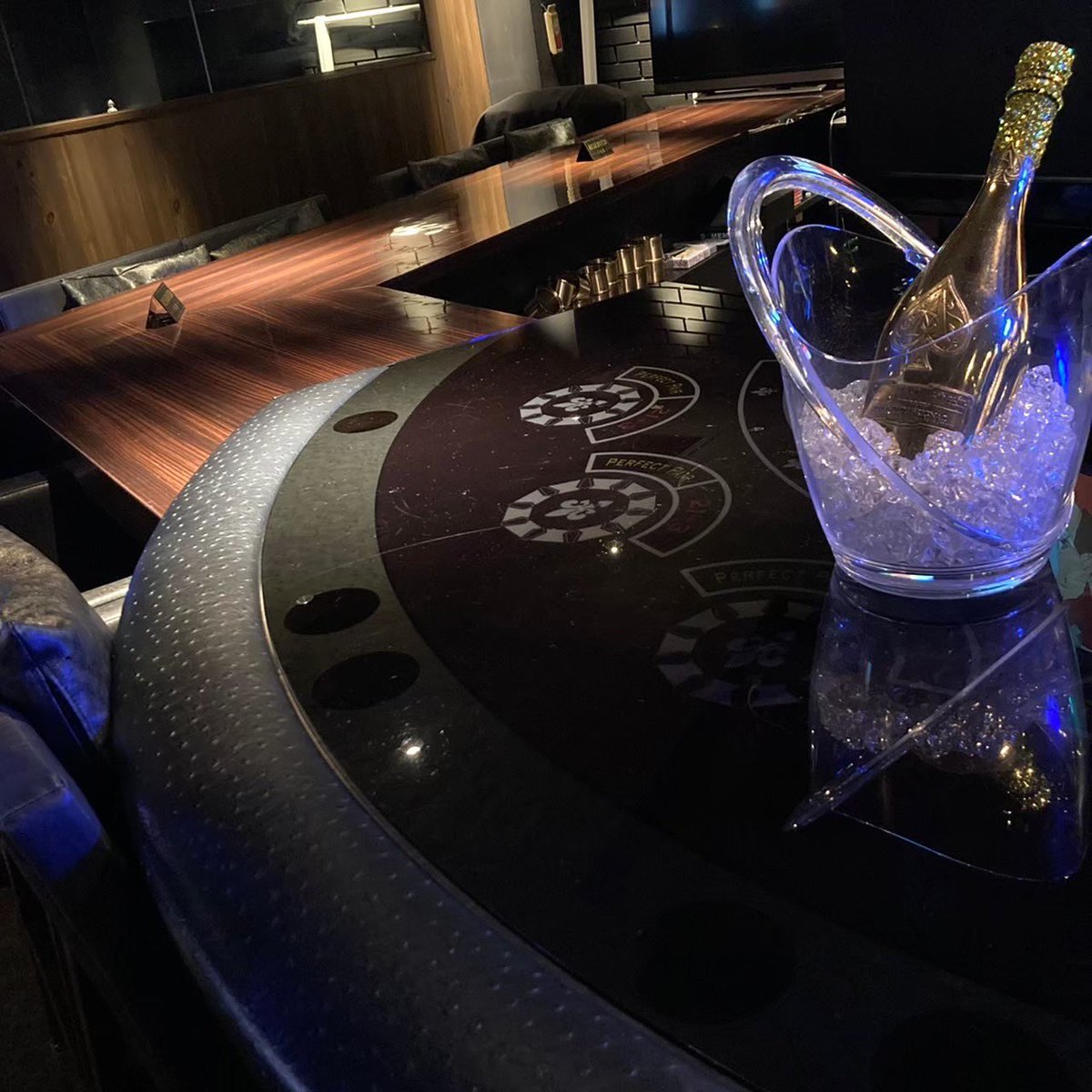 bar_slowplay's tweet photo. Bar &amp; Casino
六本木交差点徒歩５秒！
港区六本木3-11-10地下1階
SlowPlay -tokyo- https://t.co/UEAsRITEEq https://t.co/MB1FAJ2tge