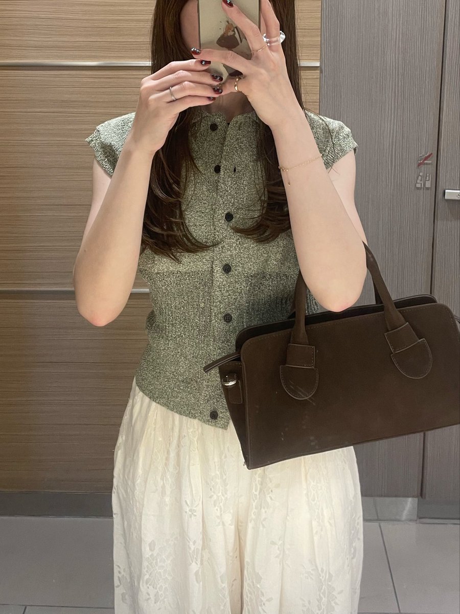 mugic__ha's tweet photo. レースとスウェードが可愛い季節~~🍇🍂 https://t.co/rPGkclyE4D