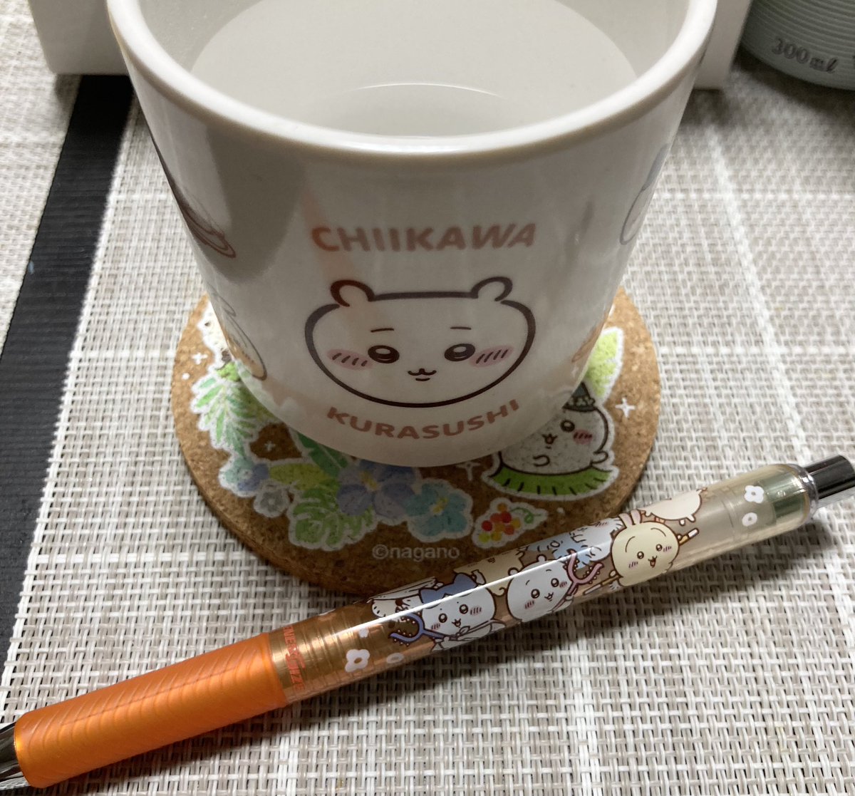 yuesuke3's tweet photo. ちいかわの湯呑みに合うかなと思ってコースターとシャーペンを購入❗️推しのラッコ先輩が来て嬉しい❣️娘はうさぎのマスコットとハンドクリームを買ってました💕旦那はアクリルチャームを買ってました！何が当たるかな？ https://t.co/RbcxVWn6EE