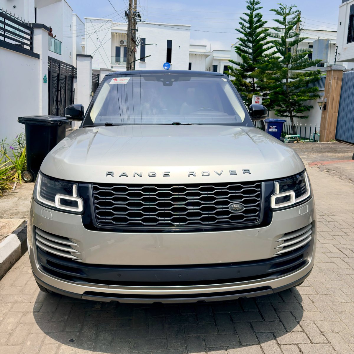 TammatAutos's tweet photo. *2020* RANGE ROVER VOGUE P400

Perfect for those who just don't want to drive but want to arrive.

📍Tammat Autos

Price: ₦75.5m

To Schedule a Private Inspection/Delivery⤵️

Send a Dm
☎️/WP: +2349016832044
📧: Tammatautos@gmail.com https://t.co/jAU8ZYHPVJ
