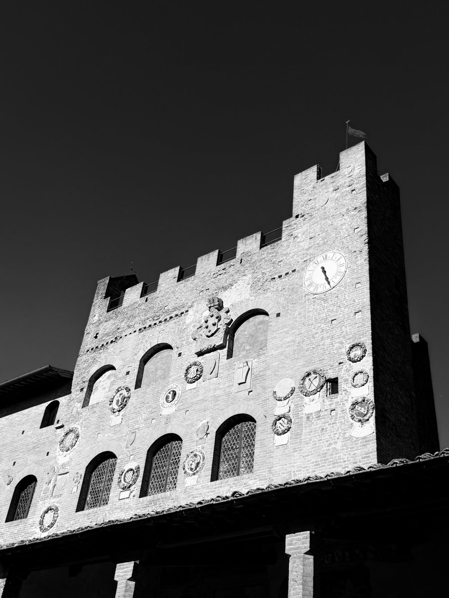 Alonein43672278's tweet photo. #photography #blackandwhite #certaldo #italy https://t.co/OywJCC0gXg