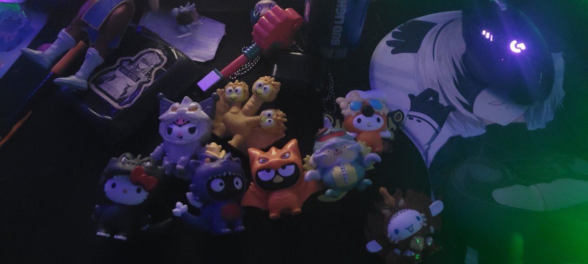 HallowToons_TW's tweet photo. Guys I got all the Mcdonalds Hello Kitty x Godzilla toys! https://t.co/ePrKSdjIJE