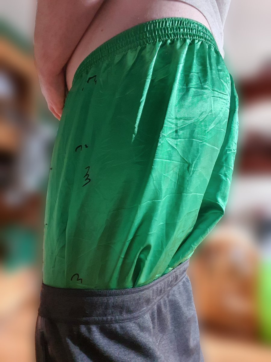 Fredbloggssagg2's tweet photo. Sagging in my new satin boxers 
#sagging #SatinBoxers #gay https://t.co/vi8k1jGuX9