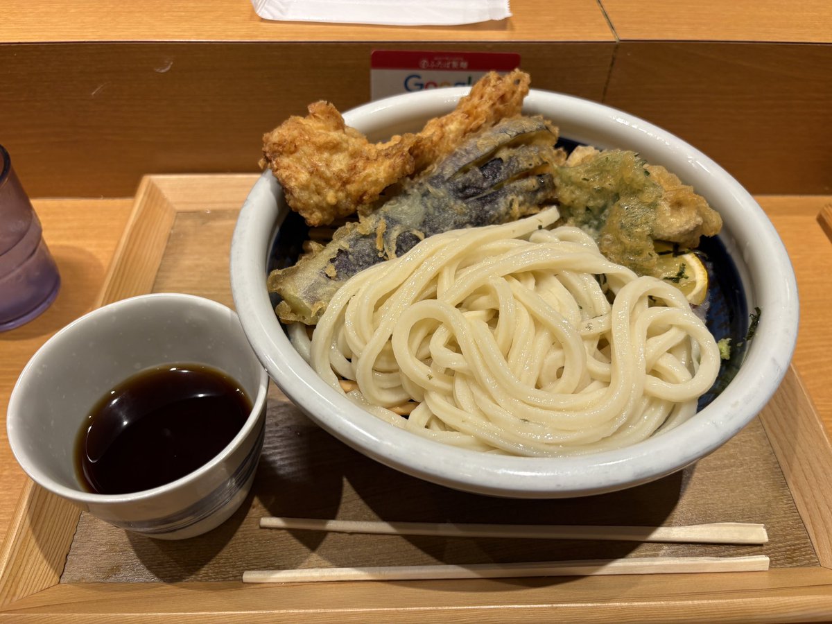 nirsmmy's tweet photo. 丸亀製麺系列のふたば製麺
水で締めていてうまい https://t.co/Ajk1fC7sky