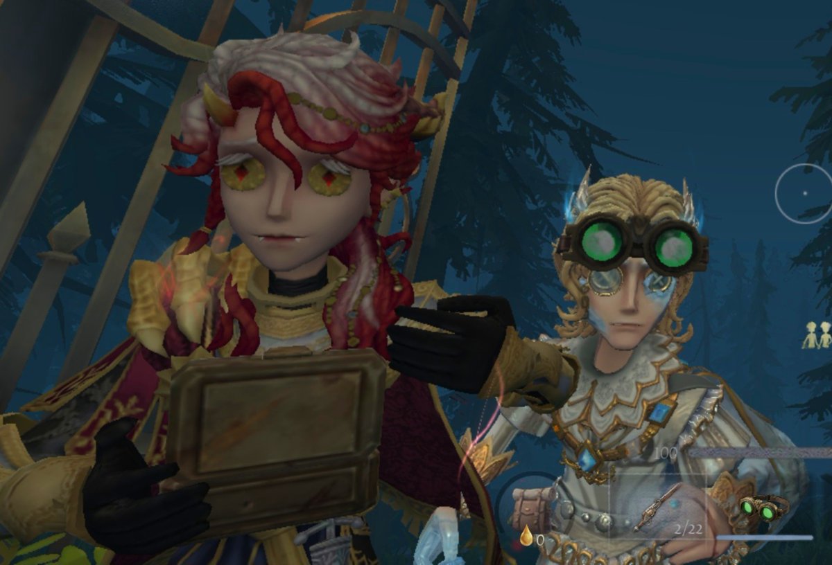 CrowLoafin's tweet photo. I force my duo to be Hollowhunter with me in cryptid notes. I need to ask if we could take an actual photoshoots at some point, because what is this? https://t.co/0gZY7GW9O4