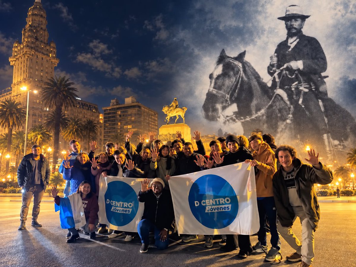 HugoCorujo's tweet photo. ¡Nos vamos a Masoller! 

Anoche partió rumbo a Masoller un grupo de jóvenes de Juventud Vía de Libertad – D Centro, Lista 5 del Partido Nacional, acompañados por Gloria Rodríguez, Rubén Martínez y nuestro compañero José Correa, integrante de la Agrupación Dalí.

En esta oportunidad no pude acompañarlos personalmente por estar atravesando un estado gripal, pero quería estar presente de alguna manera y desearles un excelente viaje.

En estos días, algunos militantes que se han sumado recientemente a nuestro Partido nos preguntaban qué representa Masoller y por qué tiene tanta importancia para los blancos.

Masoller es historia. Es recordar a Aparicio Saravia, la Revolución de 1904 y una parte fundamental de las raíces del Partido Nacional. También es una oportunidad para que las nuevas generaciones conozcan esa historia de cerca, comprendan nuestras tradiciones y sepan de dónde venimos para proyectarnos hacia el futuro.

Para muchos será una experiencia nueva, y eso también tiene un enorme valor: compartir, aprender, conocer a otros militantes y mantener viva nuestra historia.

¡Buen viaje y a disfrutar esta experiencia en Masoller! 

Juventud Vía de Libertad – D Centro
Lista 5 – Partido Nacional
Agrupación Dalí – Lista 116