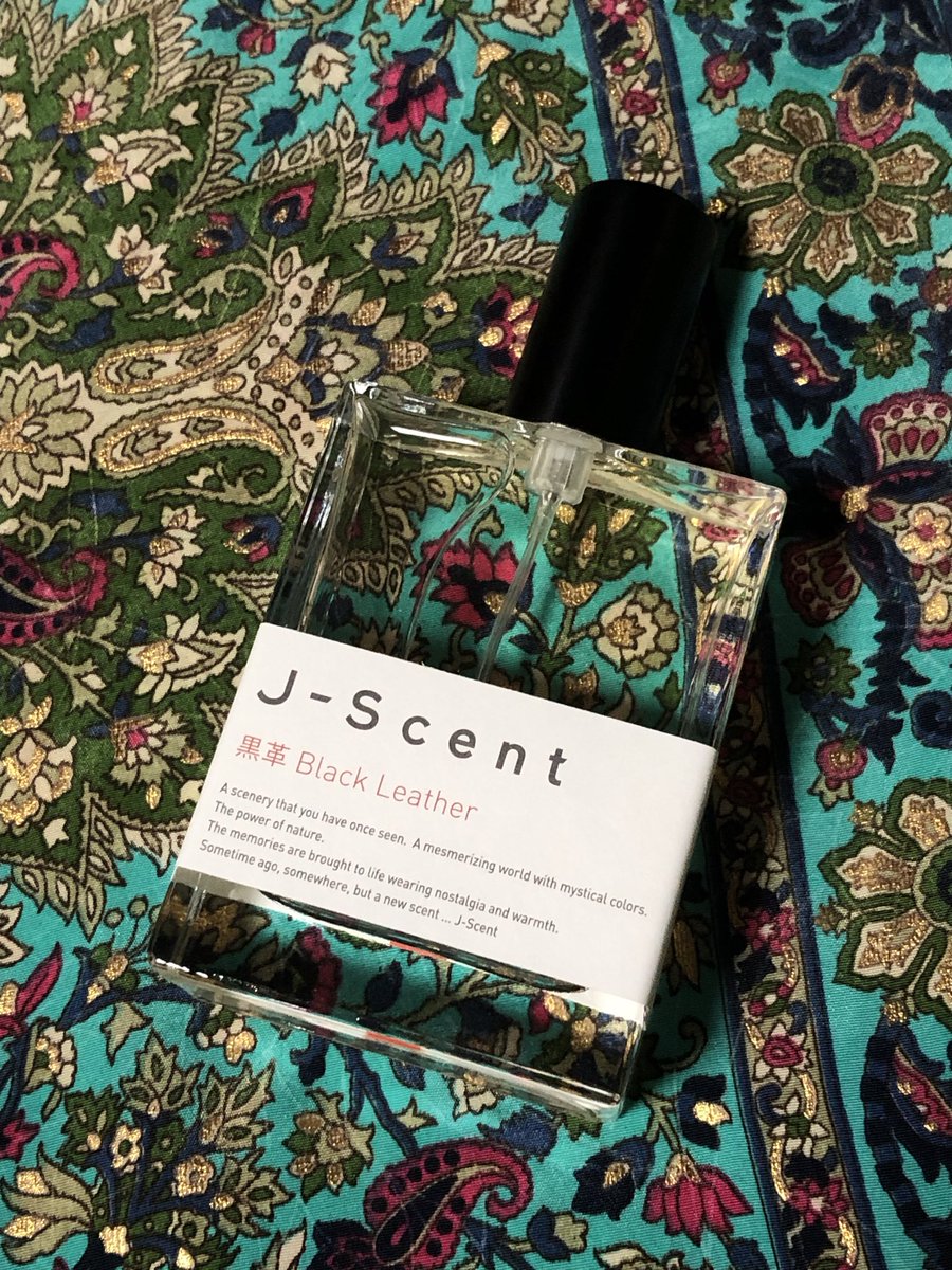 carrot__cakes_'s tweet photo. 涼しくなってきてj-scentさん欲しい欲が抑えきれず。
前から気になっていた黒革にしました！何故か病みつきになるおしゃれな香り。 https://t.co/66eUC7Wf4V