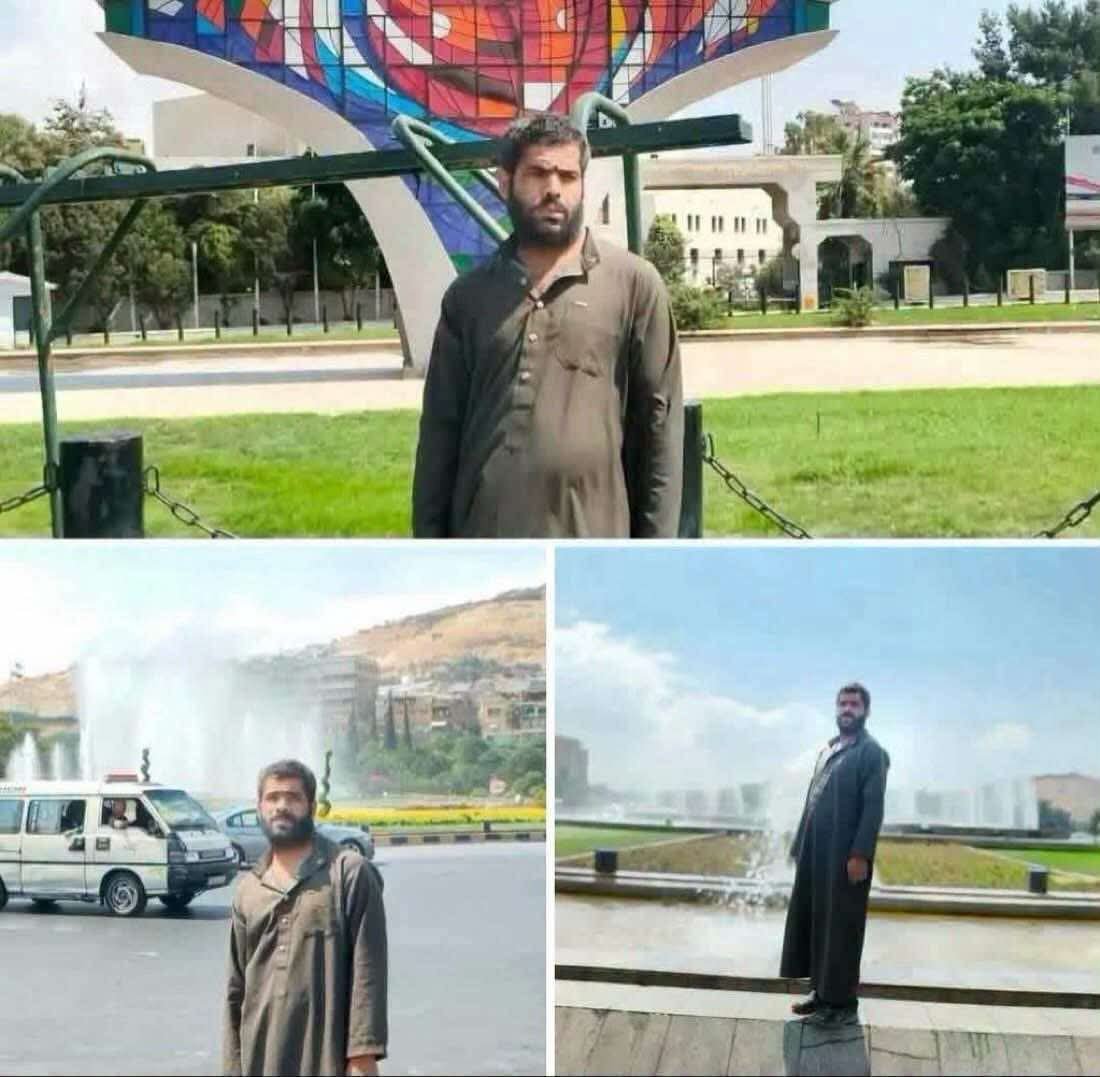 OdakTV1's tweet photo. 📸 Suriyeli genç Vesim el-Hammam, tedavi amacıyla gittiği Şam’da, Şam Kılıcı Anıtı önünde hatıra fotoğrafı çektirdi.

👕 Sade kıyafetleriyle verdiği poz sosyal medyada yayılınca, görünüşü ve giyimi üzerinden alaycı yorumlara ve zorbalığa maruz kaldı.

🤝 Yapılan yorumlara tepki gösteren Suriyeli aktivistler, gazeteciler ve tanınmış isimler Vesim için geniş çaplı bir dayanışma kampanyası başlattı.

🌾 Vesim’in Resulaynlı sade bir çiftçi olduğu, hastalıkla mücadele ettiği ve Şam’a tedavi amacıyla gittiği belirtildi.

🏅 Dayanışma kampanyasının ardından Vesim, Resulayn Bölge Müdürü Abdullah el-Ceşam ve İç Güvenlik Komutanı Yarbay Mahmud es-Salih’in katıldığı törende onurlandırıldı.