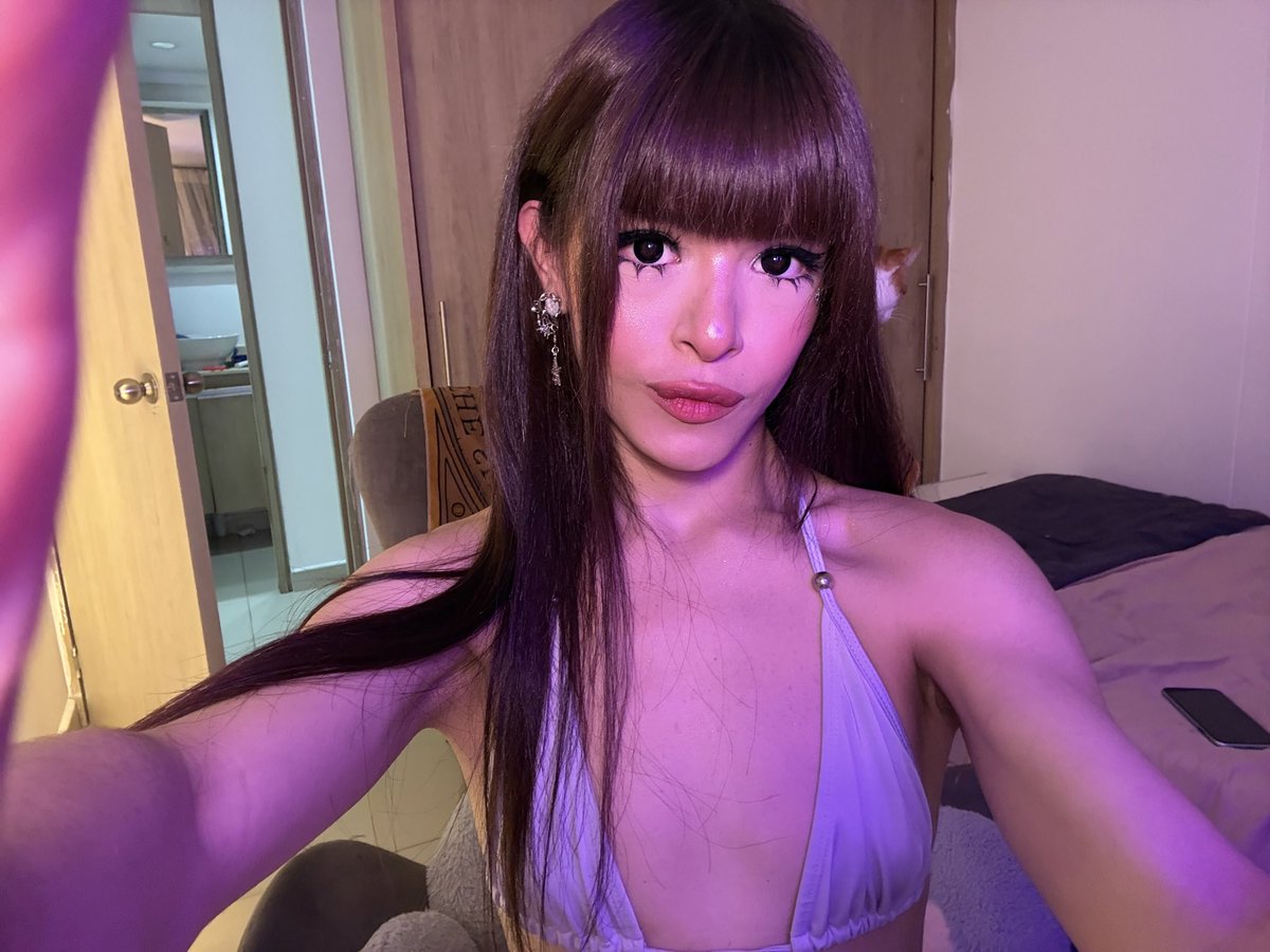 transmiagoth's tweet photo. I’m the cutest trans girl you’ve ever seen 🏳️‍⚧️🏳️‍⚧️🏳️‍⚧️ https://t.co/ut2dNcDCsY