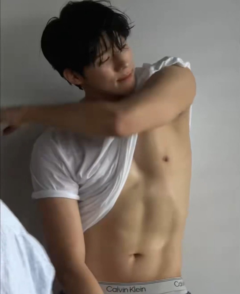 keioboysakurai's tweet photo. His duality is unreal 🥲

#MoonSangmin https://t.co/WFA3R9qKC5