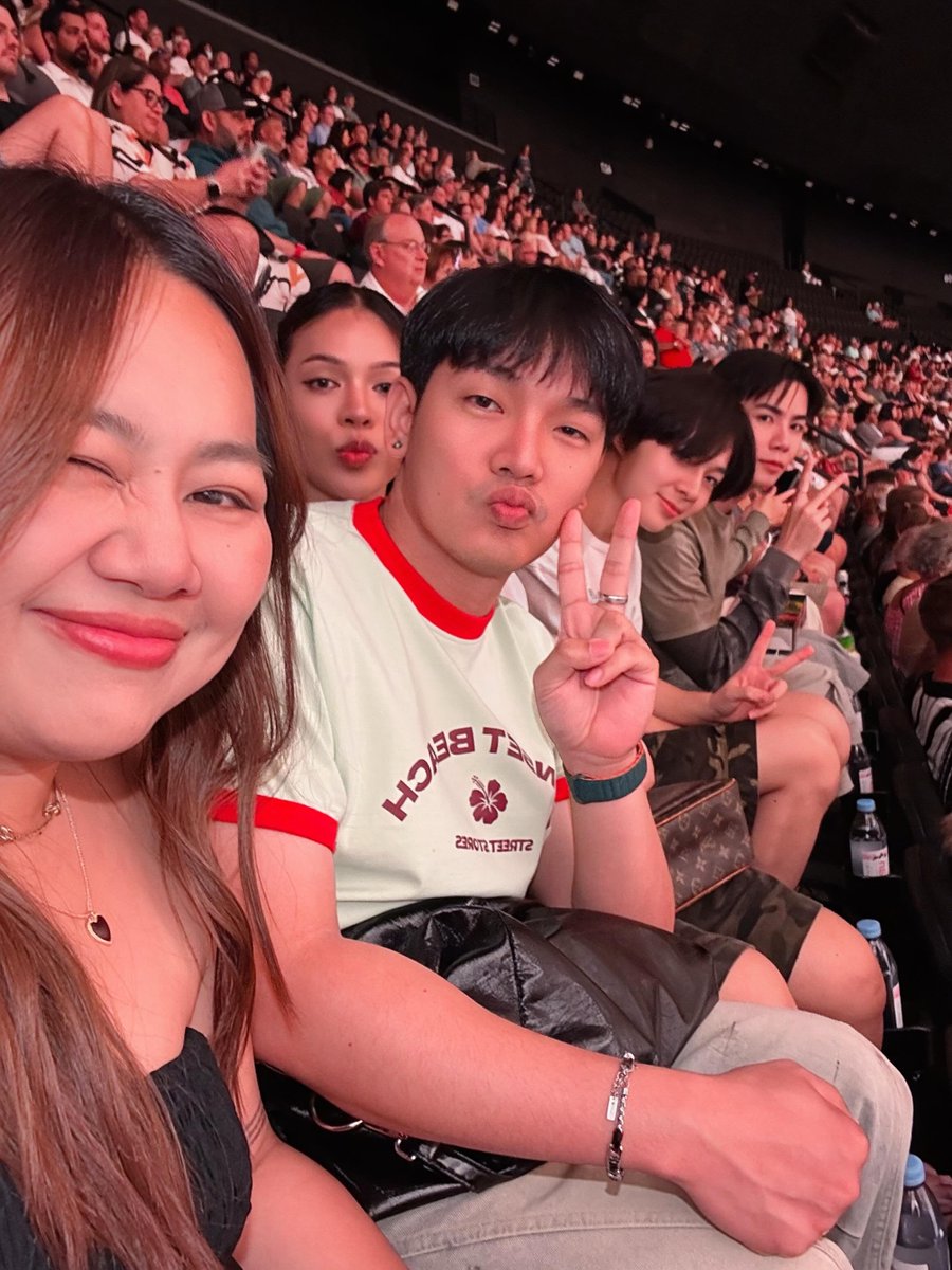 woainewofficial's tweet photo. 【☁️📷】
 ©️ ig : suoleang
🗓 : 05.09.2026

ชาวแก๊ง Las Vegas 🤩

ZEENUNEW IN LAS VEGAS
#ZeeNuNewinLV
#ZeeNuNewinUSA

— @CwrNew ♡
#NuNew #NanaNu https://t.co/pYiDbXqmCy