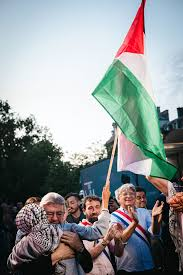 NapoLeon1226391's tweet photo. Voter LFI, c'est voter pour l'islam, c'est voter pour la charia, c'est voter pour la régression sociale, économique, sociétale.
Voter LFI, c'est tuer la France ou ce qu'il en reste.
Voter LFI, c'est tuer tes propres enfants, ta famille.
Maintenant que tu sais, à toi de voir... https://t.co/SlEZWjXIQS