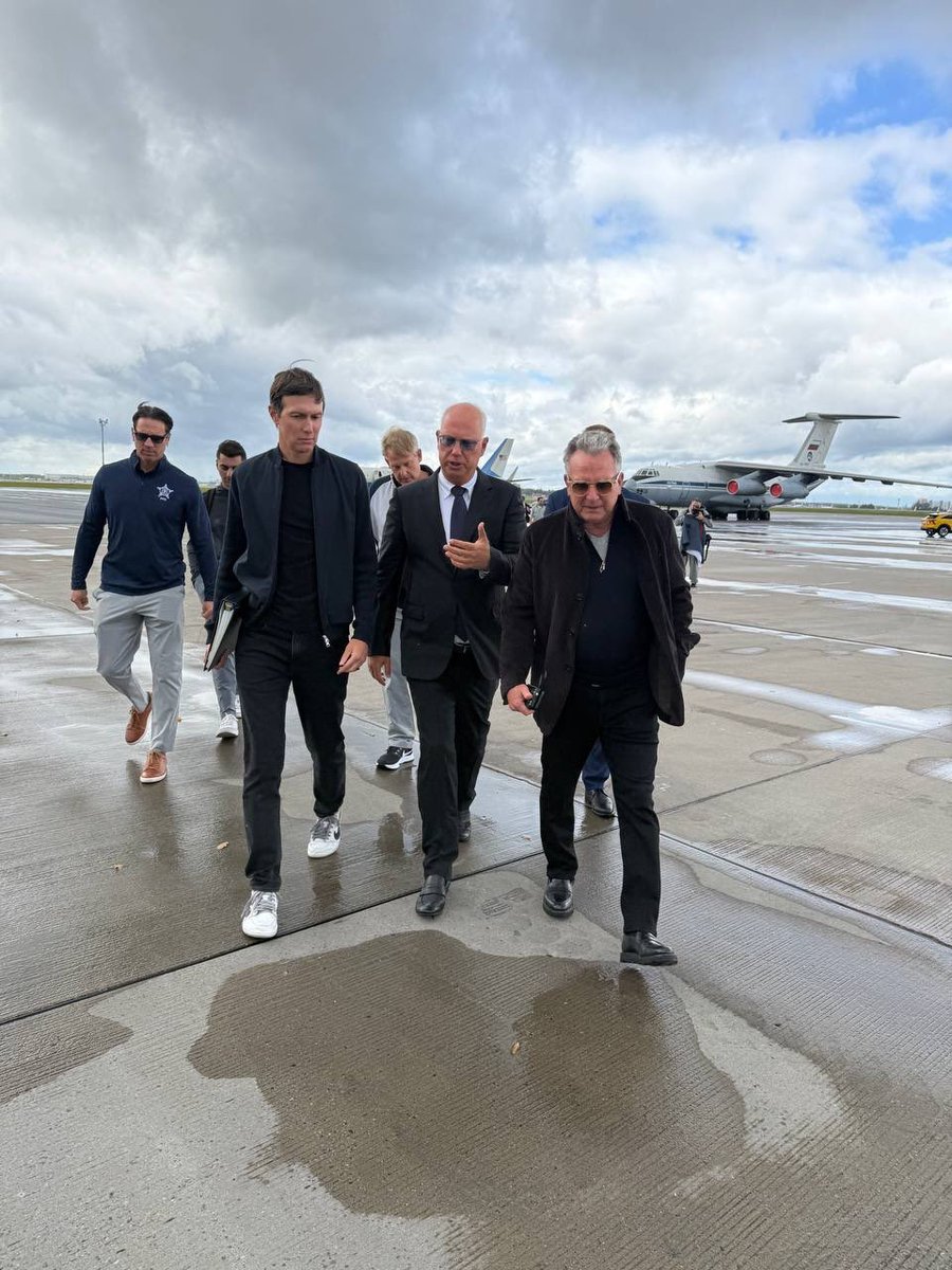 kadmitriev's tweet photo. Welcome to Moscow Peacemakers @SteveWitkoff and @jaredkushner! 🕊️

https://t.co/RAQt2CebVh https://t.co/nrzs3mGnGw