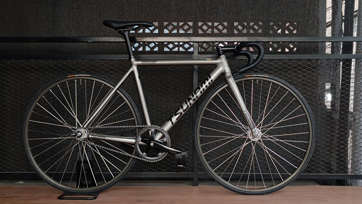 xsubangkitx's tweet photo. WTS fullbike Tsunami SNM100 size S. 5jt nett, no mutil, fokus fullbike. Foto detail, minus &amp; spesifikasi lengkap di kolom komen.

Siap kirim, no mp. Prefer COD &amp; direct transfer, insya Allah amanah. Lokasi: Sarijadi, Bandung.

#fnfjb https://t.co/byNxOZAb1g