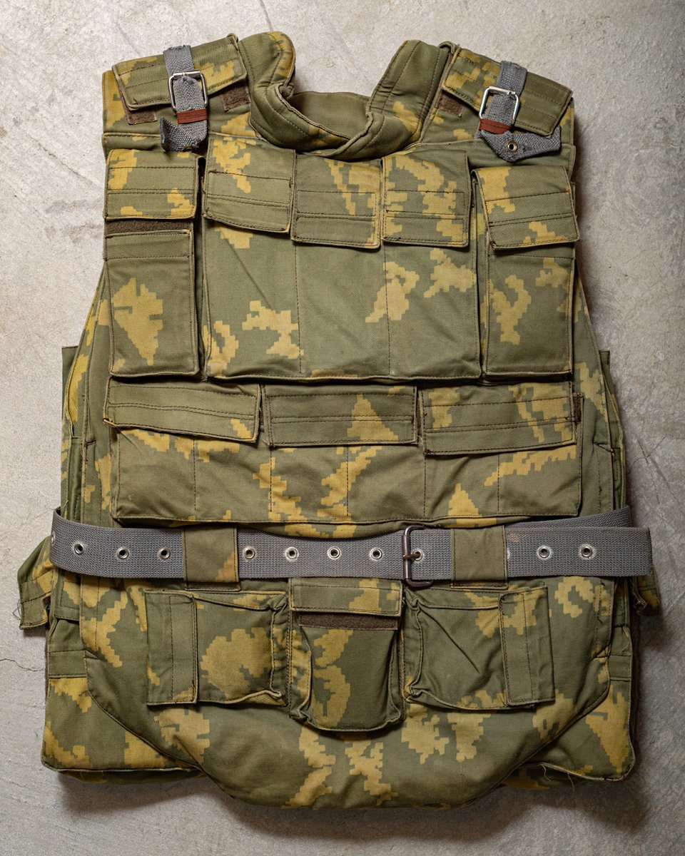 RusforK's tweet photo. Here's a couple of photos of the armor I owned. One thing to note, this armor is bigger than a 6b5. Just the large pack on the back is the same size as large. compartment on an RD54 backpack. https://t.co/rwhvA1lEHN