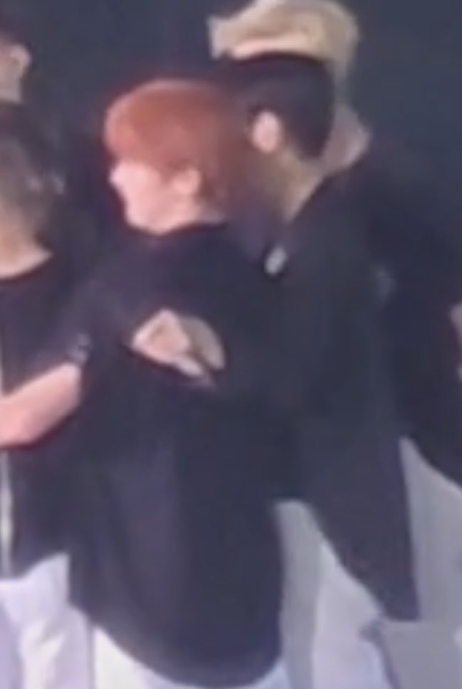 sungskyverse's tweet photo. WTF 2MIN?;!;)38:); https://t.co/DagglaoD1s