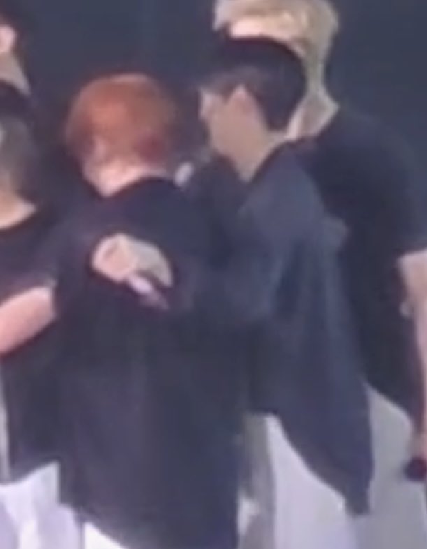 sungskyverse's tweet photo. WTF 2MIN?;!;)38:); https://t.co/DagglaoD1s
