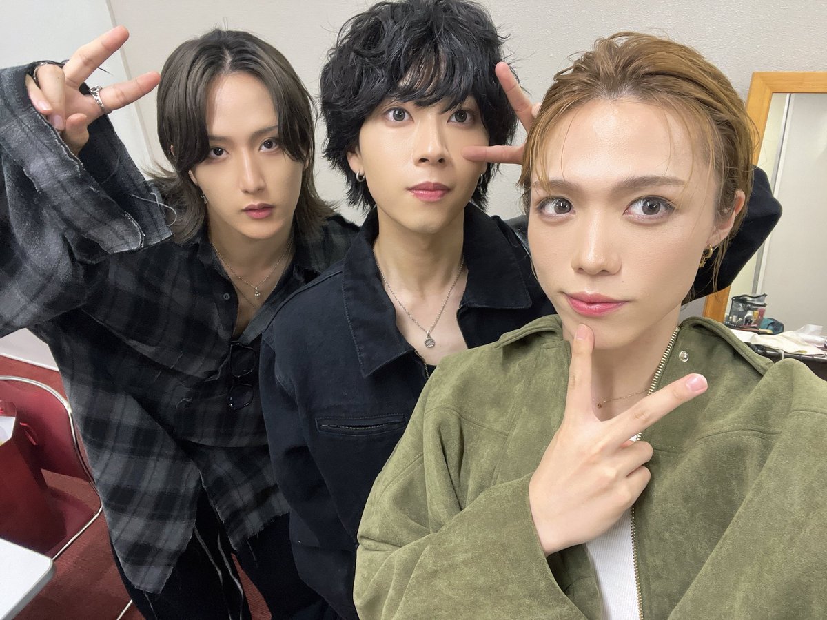 __26081127's tweet photo. いっくんのバーイベ
お邪魔させていただきました！

かずとも久々会えて好きに囲まれる空間はとても素敵な時間でした。

20歳も毎日全力で生きるんだよ！
いっくんおめでとう🎂🎉
#ゆうだいありー https://t.co/WsOGoGsVSc