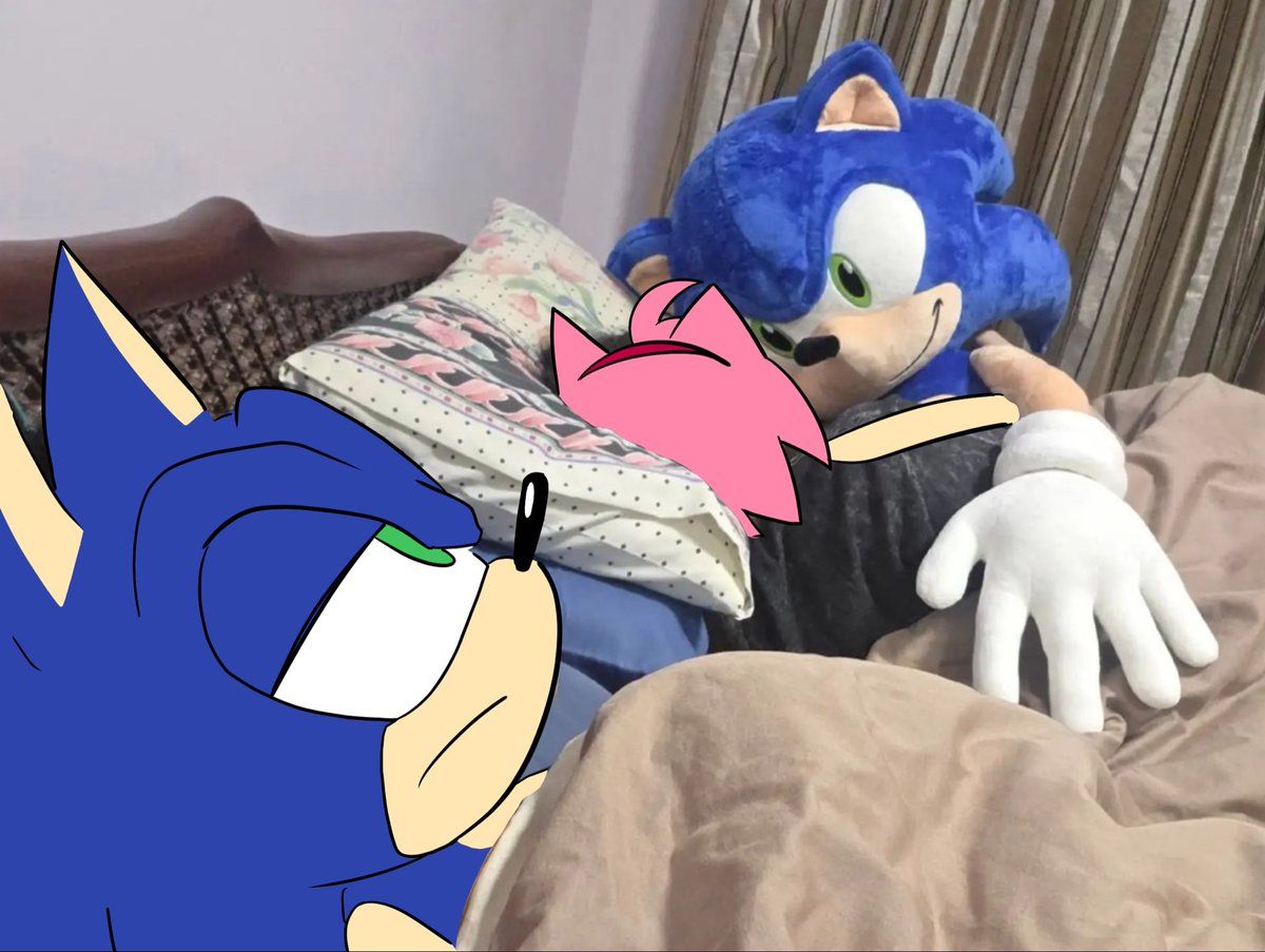 run1625283's tweet photo. When she is cuddling with a plushie of you, but the real you is right next to her.
#SonicTheHedgehog #Sonamy https://t.co/JNpjhMFanZ