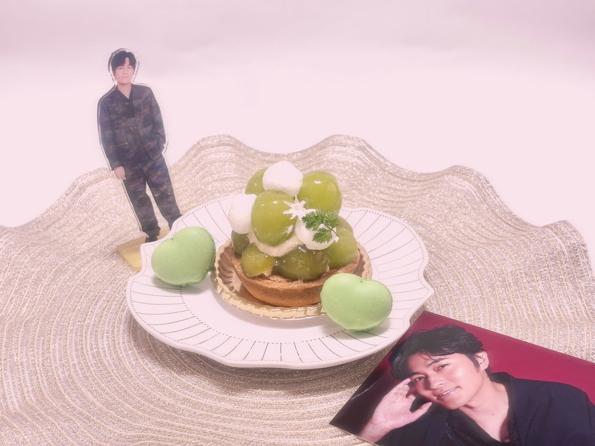 sukinamonoippa1's tweet photo. 親弘さんお誕生日おめでとうございます🎂
親弘さんのお芝居や歌にいつも励まされ勇気をもらってます！
今後もその素敵な笑顔がずっと続きますように！ https://t.co/nFzSzoiFgD