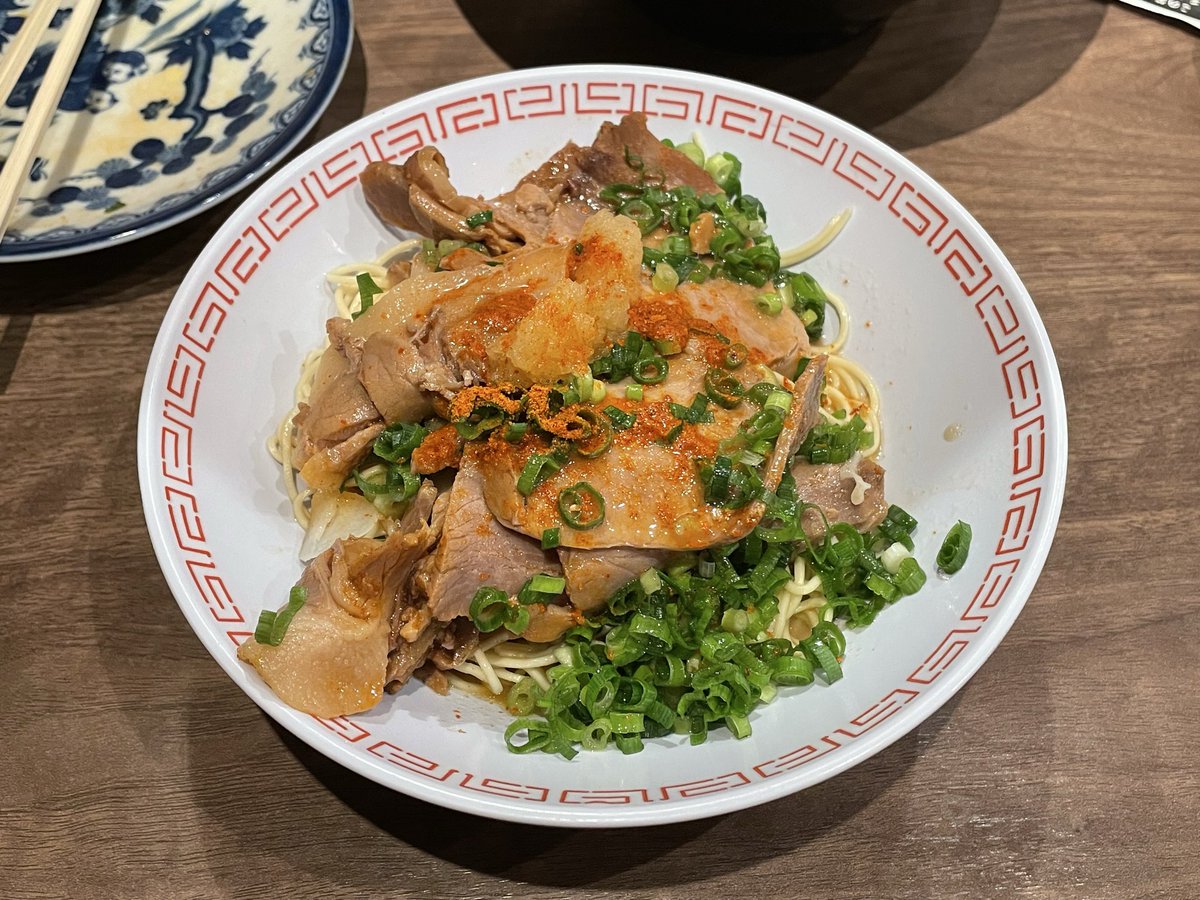 rum0402's tweet photo. @oshioshi3969 うまいよねー！！
一蘭でこんな食べ方もした🙌
YouTubeにあったまぜそば風 https://t.co/7TH0aQYWdY