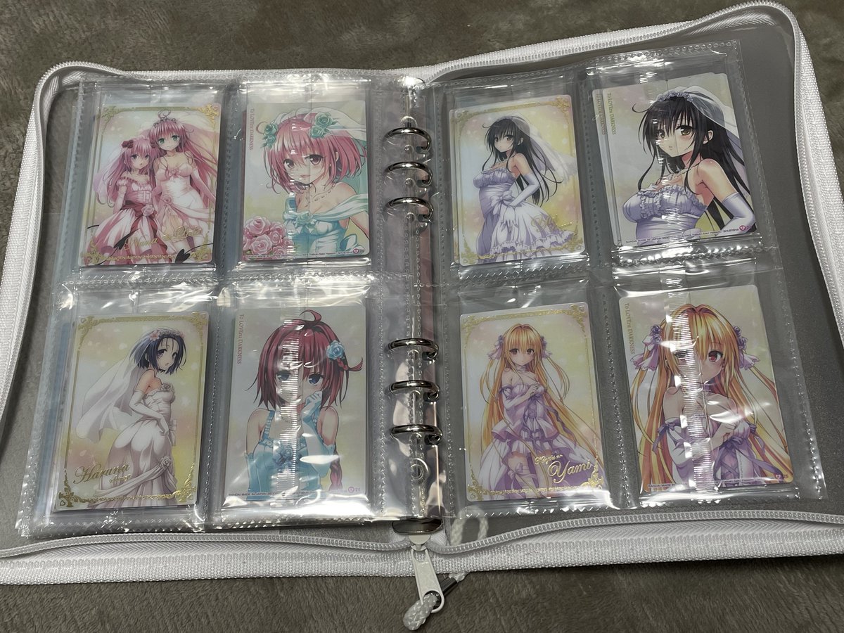 yoshi_hoge's tweet photo. NとRはほとんど2枚ずつ揃ってたので
裏面も楽しめるようにファイリング☺️
カード未開封のままファイリングできるの最高ですな！
2枚目がないやつはまた気長にブラショで探してみようかな🎶

これにてToLOVEるウエハース一旦終了！！ https://t.co/MpmaK0rJlE