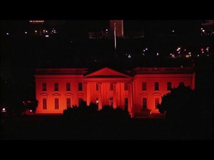 QuantumFinst's tweet photo. 🚨 MAJOR ALERT: THE WHITE HOUSE IN WASHINGTON DC HAS JUST TURNED ALL RED, SIGNIFYING THE MASSIVE ARREST 🚨 🔔 https://t.co/faVvp0yvw9