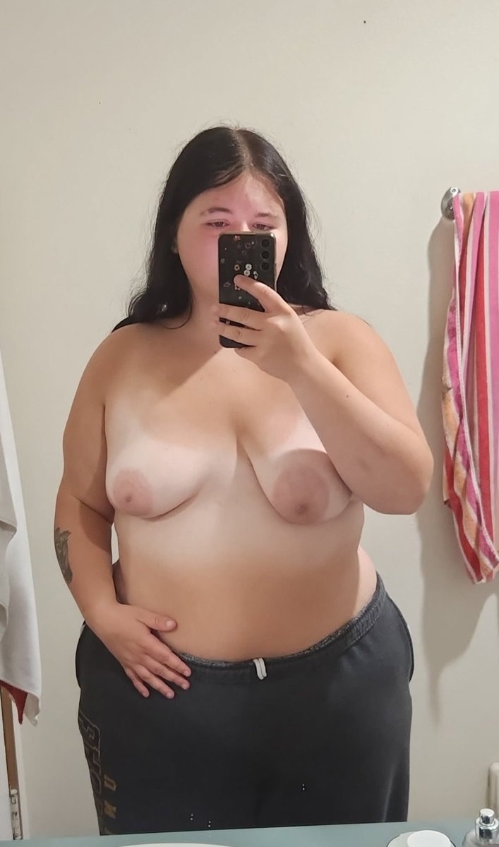 Gatlils's tweet photo. Pre-T titties🤪 https://t.co/qoxbx55uaO