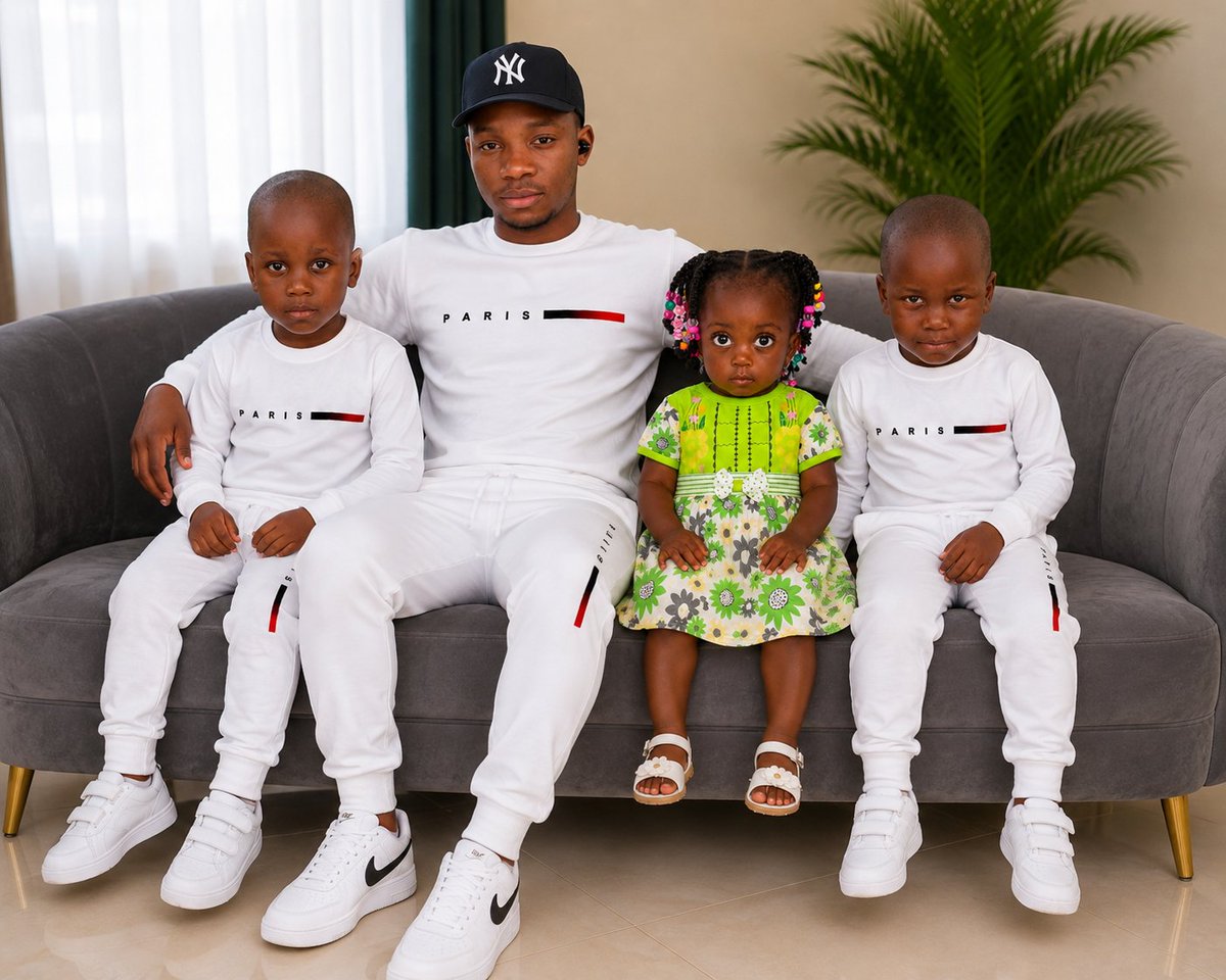 AMINCHIBMB's tweet photo. My life is my families https://t.co/u4jcbNsyeN