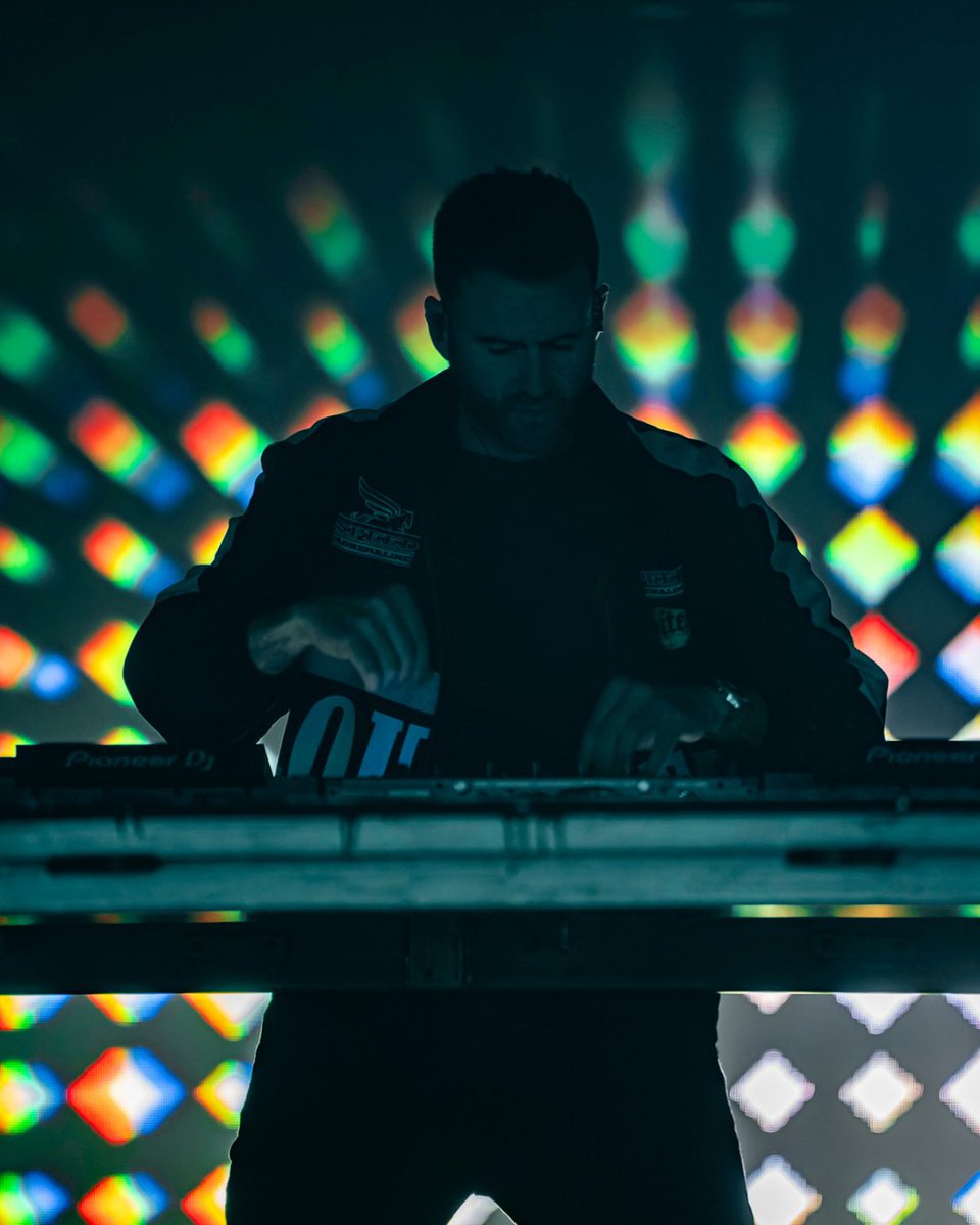 ductworkhouston's tweet photo. WHAT A WAY TO OPEN DUCTWORK HOUSTON ⚡️Thank you for lighting up the dance floor with us for night one: LSR/CITY X @garethemery  🌈 https://t.co/zouLdcNaqc