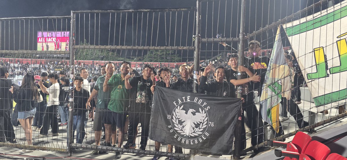 vitasubiyakti's tweet photo. Matur suksma Bali, selamat kembali ke rumah dg selamat PSS Sleman fans 🙏 https://t.co/S9OJ8PvoMv