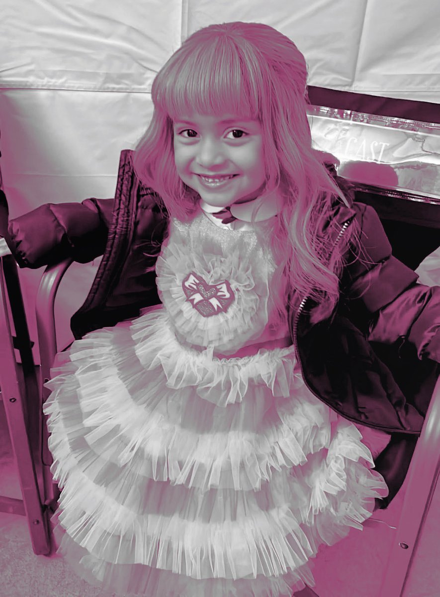 LADYCRAIGH's tweet photo. Pink           /           mini Pink https://t.co/ZzsRszuQtY
