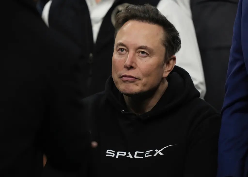 EMuskettX's tweet photo. Elon Musk, world’s first trillionaire: one implication of the massive SpaceX IPO https://t.co/Xw3c7enm14