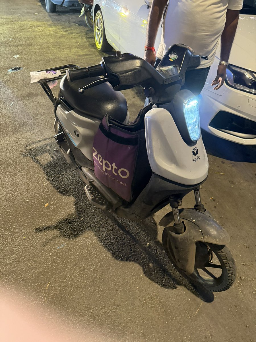 sujay_parikh's tweet photo. There has to some law in #maharashtra for all these electric biker. These @ZeptoNow drivers drive recklessly and this driver has banged my car! Pathetic road conditions, pathetic #trafficlaw @Dev_Fadnavis @DGPMaharashtra 
#zepto please teach them driving before giving them bikes https://t.co/IBHAY9xdeG